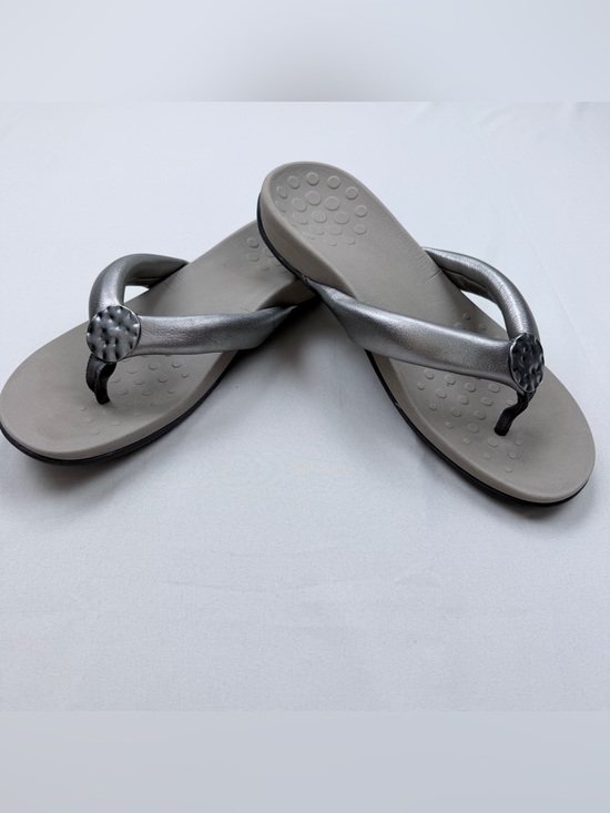 Vionic Shoes - Vionic Luda Metallic Silver Thong Sandals